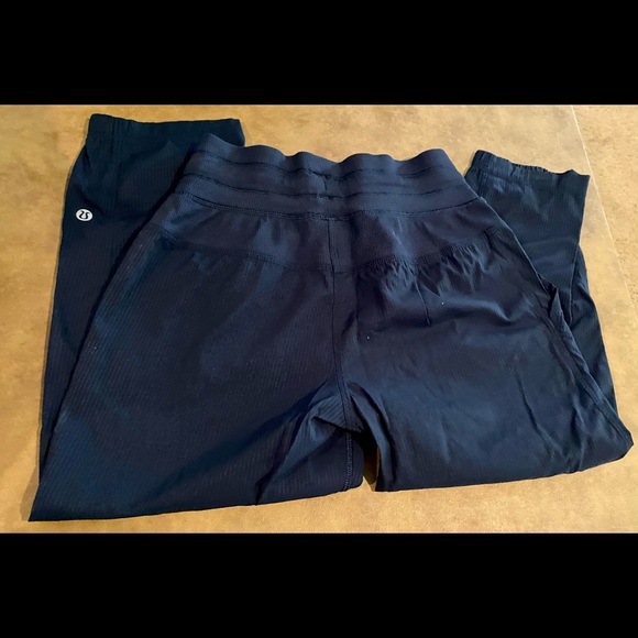 Lululemon Cropped Dancer Joggers - Picture 2 of 3